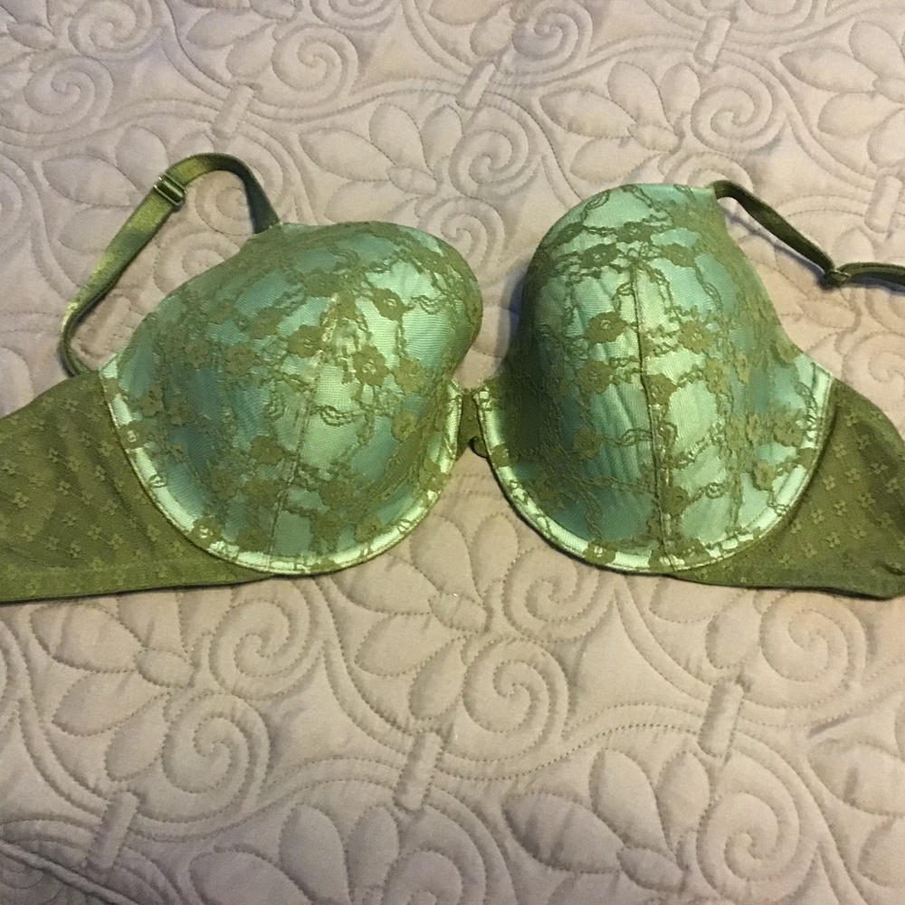 Victoria’s Secret lined perfect coverage bra